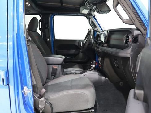 Used 2024 Jeep Wrangler Unlimited Rubicon w/ Safety Group AWD/4WD image 34