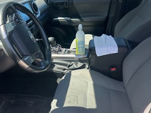 Used 2021 Toyota Tacoma SR5 RWD image 3