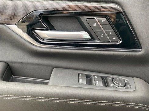 New 2026 GMC Yukon XL Elevation image 16