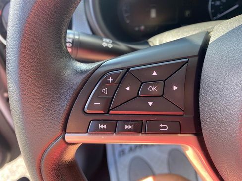 Used 2022 Nissan Kicks SV FWD image 13