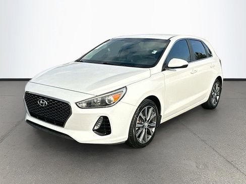 Used 2018 Hyundai Elantra GT image 3