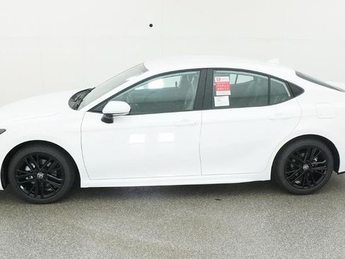 Used 2026 Toyota Camry SE FWD image 49