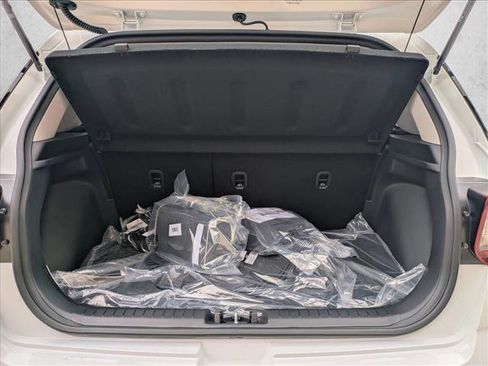 New 2026 Hyundai Venue SE image 19