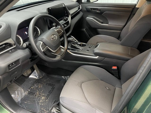 Used 2023 Toyota Highlander L FWD image 14