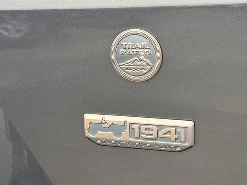 Used 2016 Jeep Wrangler Unlimited Sahara image 3