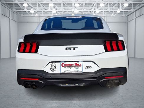 Used 2025 Ford Mustang GT Premium image 4