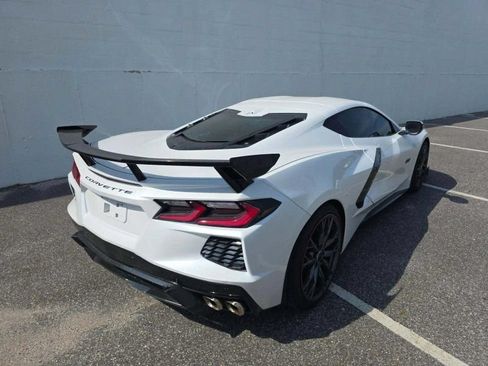 Used 2023 Chevrolet Corvette Stingray Premium Cpe w/ Z51 Performance Package RWD image 2
