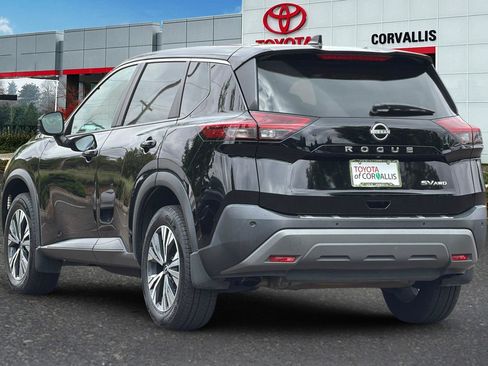 Used 2022 Nissan Rogue SV AWD/4WD image 6