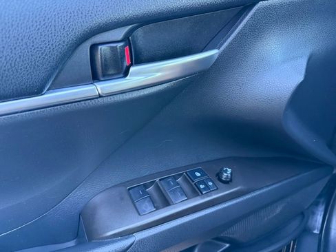 Used 2022 Toyota Camry LE image 27