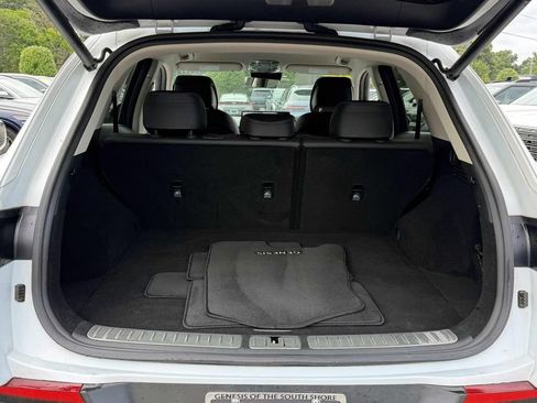 Certified 2025 Genesis GV70 2.5T AWD/4WD image 9