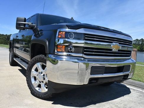 Used 2017 Chevrolet Silverado 2500 LT AWD/4WD image 1