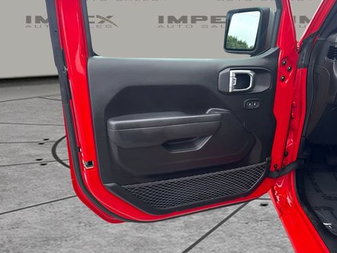 Used 2025 Jeep Wrangler Sport AWD/4WD image 15
