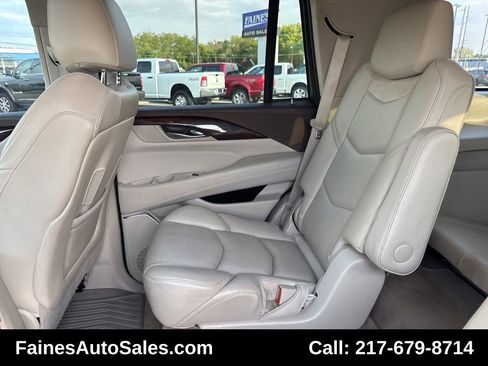 Used 2016 Cadillac Escalade Luxury image 43