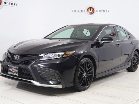 Used 2023 Toyota Camry XSE FWD image 5