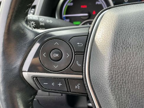 Used 2022 Toyota Camry XLE image 16