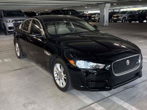 Used 2017 Jaguar XE Premium RWD image 1