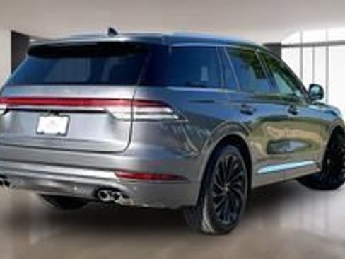 Used 2021 Lincoln Aviator Reserve w/ Equipment Group 210A AWD/4WD image 4
