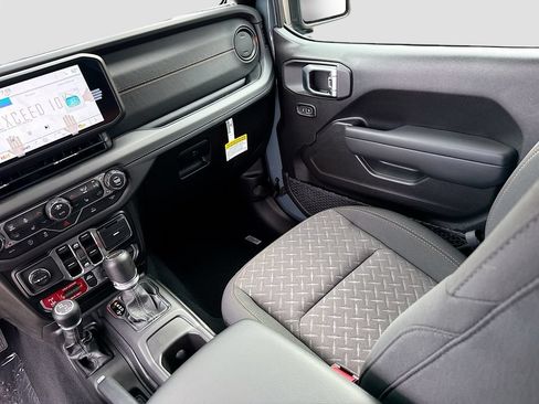 New 2026 Jeep Gladiator Mojave AWD/4WD image 25
