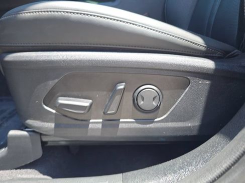 Used 2024 Kia Sorento S FWD image 17