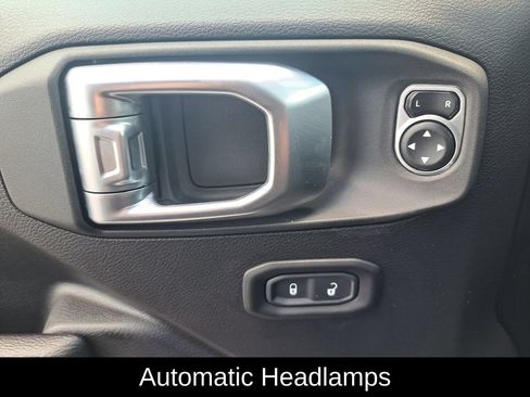 Used 2023 Jeep Gladiator Sport AWD/4WD image 21