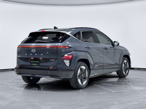 Used 2024 Hyundai Kona Limited FWD image 3