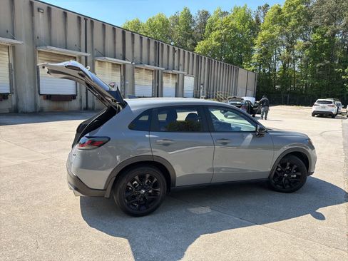 Used 2025 Honda HR-V Sport image 11