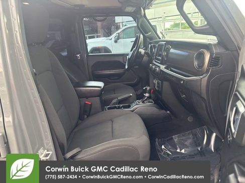 Used 2018 Jeep Wrangler Unlimited Sport S AWD/4WD image 34