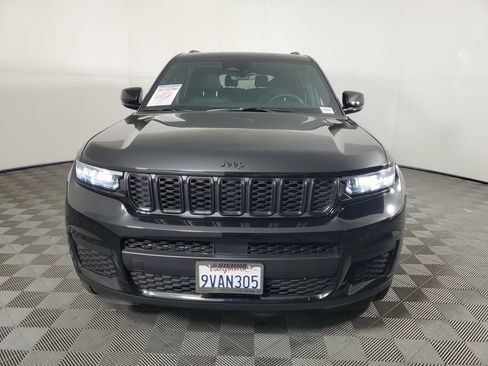 Used 2025 Jeep Grand Cherokee L Altitude image 9