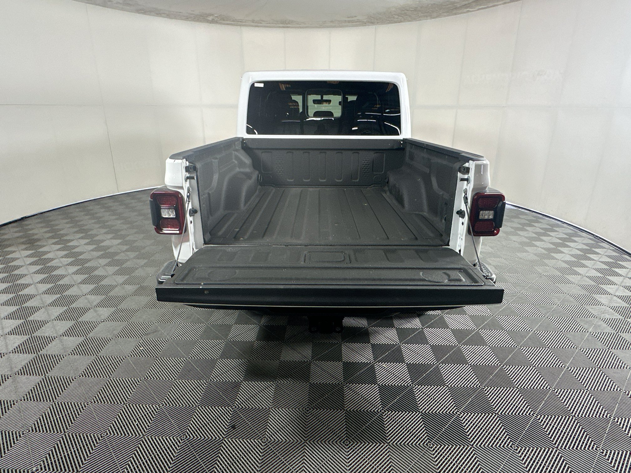 Used 2023 Jeep Gladiator Mojave w/ LED Lighting Group AWD/4WD image 31