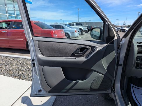 Used 2003 Ford Escape XLT FWD image 10