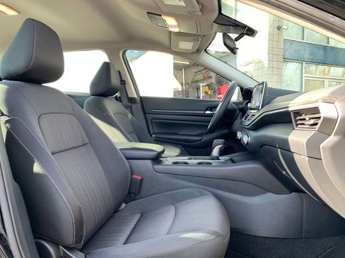 Used 2025 Nissan Altima 2.5 SV image 35