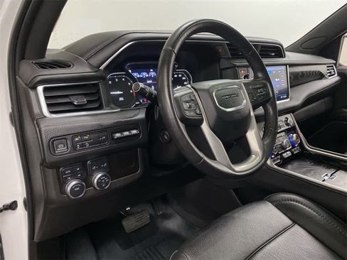 Used 2021 GMC Yukon Denali image 2