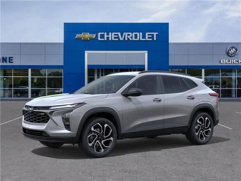 New 2026 Chevrolet Trax RS FWD image 2