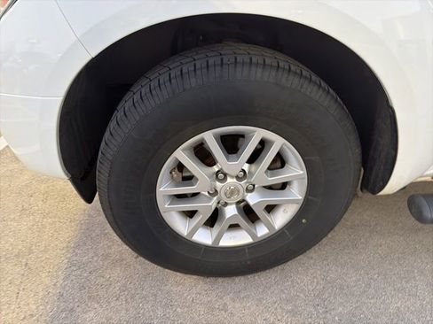 Used 2016 Nissan Frontier SV w/ SV Value Truck Package image 4