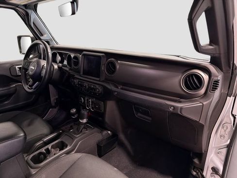 Used 2022 Jeep Gladiator Willys image 22