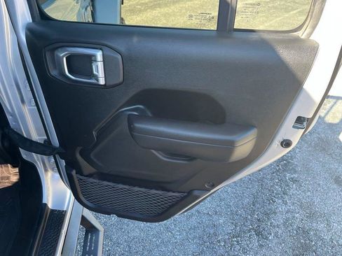 Used 2022 Jeep Wrangler Unlimited Rubicon w/ Steel Bumper Group image 25