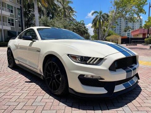 Used 2020 Ford Mustang Shelby GT350 w/ Technology Package image 3