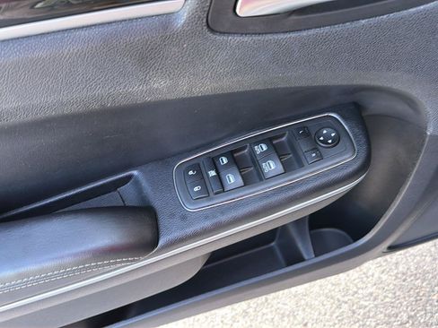 Used 2022 Chrysler 300 S RWD image 34