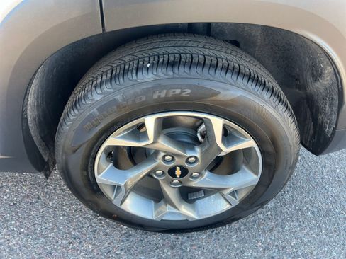 Used 2025 Chevrolet Trax LT image 30