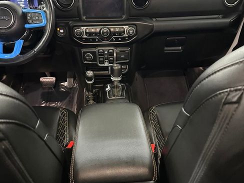 Used 2022 Jeep Wrangler Unlimited Sahara image 29