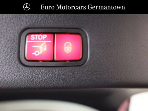 Used 2025 Mercedes-Benz GLC 300 4MATIC image 61