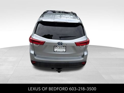 Used 2019 Toyota Highlander XLE AWD/4WD image 5