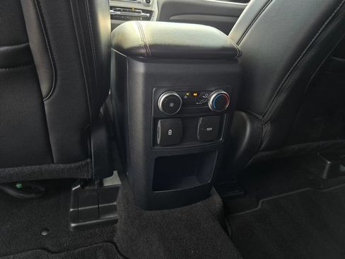 Used 2021 Ford Explorer XLT w/ Equipment Group 202A AWD/4WD image 27