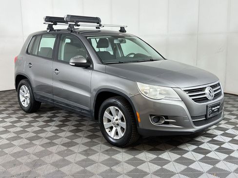 Used 2010 Volkswagen Tiguan S AWD/4WD image 7