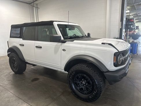 Used 2022 Ford Bronco Wildtrak image 3