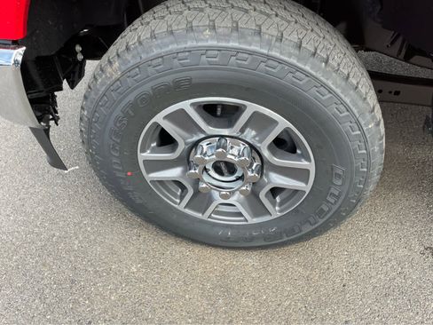 Used 2026 Ford F350 Lariat w/ FX4 Off-Road Package image 9