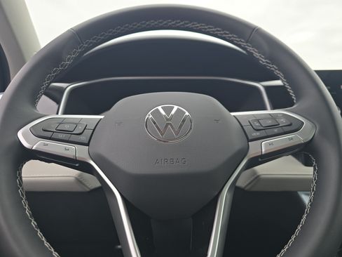 New 2026 Volkswagen Taos SE AWD/4WD image 23