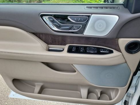 Certified 2022 Lincoln Navigator L Reserve RWD image 15