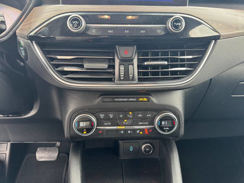 Used 2020 Ford Escape Titanium AWD/4WD image 27