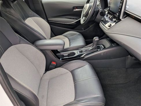 Used 2022 Toyota Corolla XSE image 29